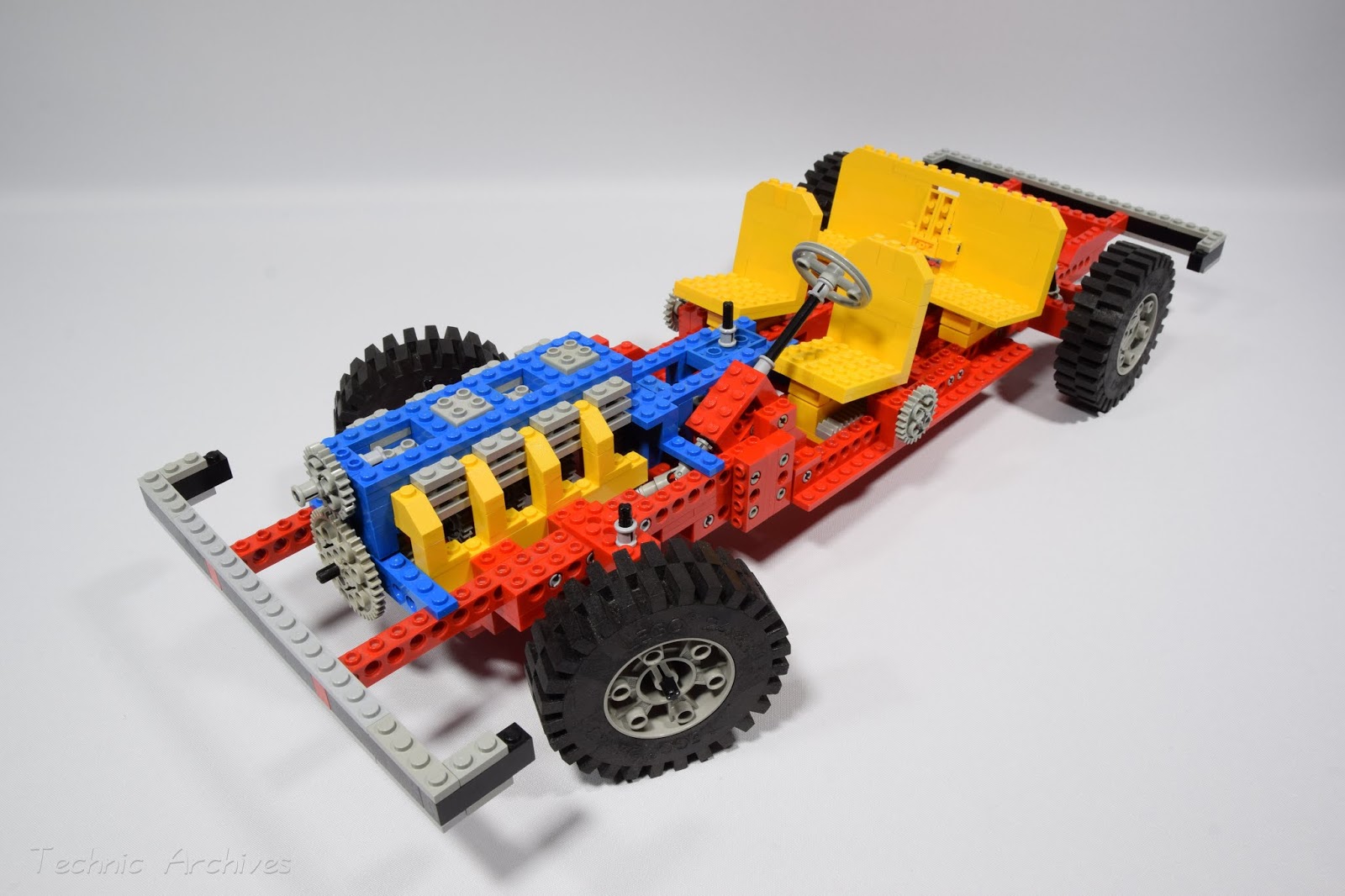 Technic 853 / 956 Auto Chassis - the very first Lego Technic