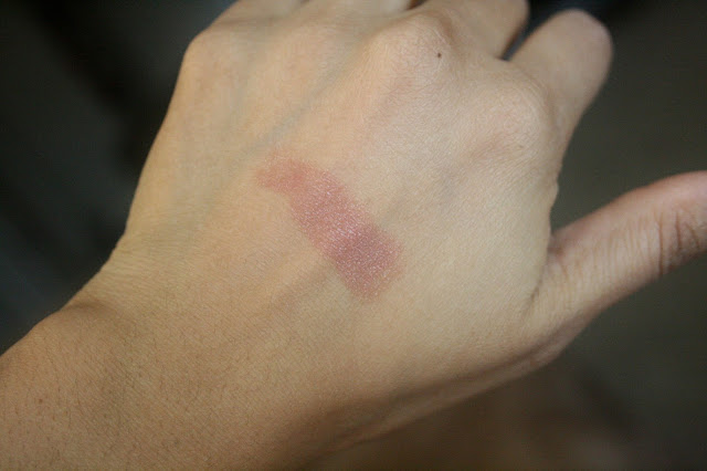 Burberry Beauty Kisses Sheer in Nude No.221 Swatch