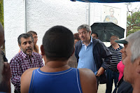 Pablo Chamatrópulos y Luis Sprovieri con los vecinos