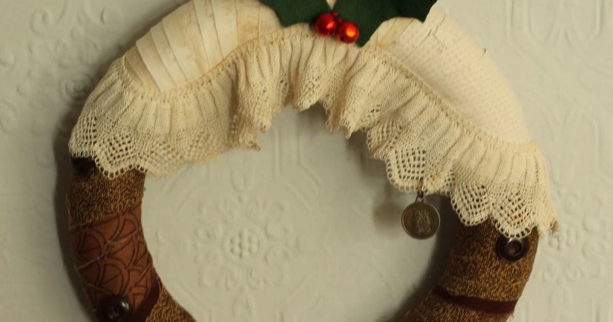 Celtic Thistle Stitches Christmas Pudding Wreath