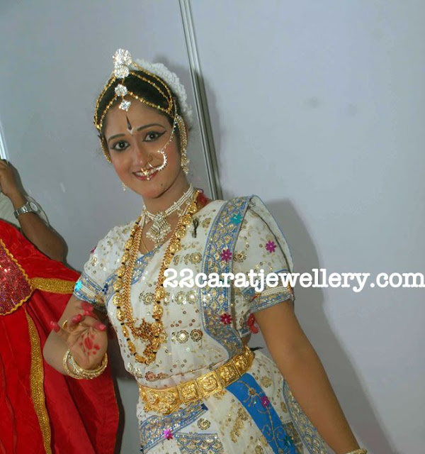 Kannada Celebrity in Tarditional Jewellery Jewellery Designs