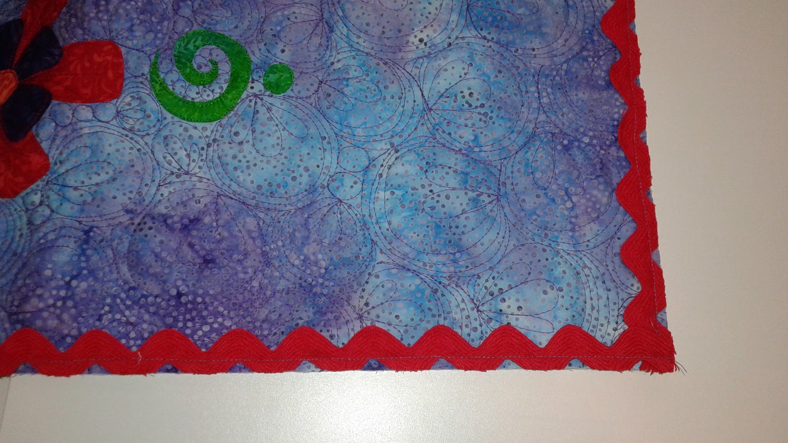 sterquilt Tutorial Putting Wide Rick Rack in the Binding