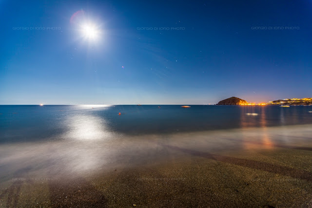 Ischia di Notte, Foto Ischia, Spiaggia dei Maronti, Spiaggia dei Maronti di notte, Estate, Summer, Paesaggi Ischitani, Moon, Luna, La luce della Luna, 