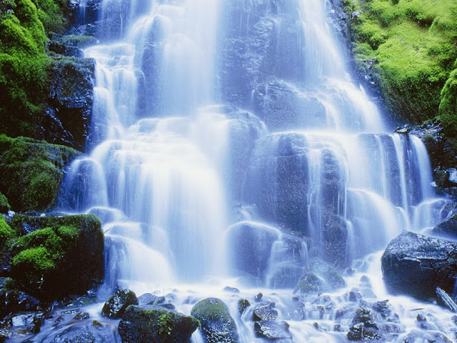http://www.funmag.org/pictures-mag/nature/breathtaking-picture-of-waterfalls-26-photos/