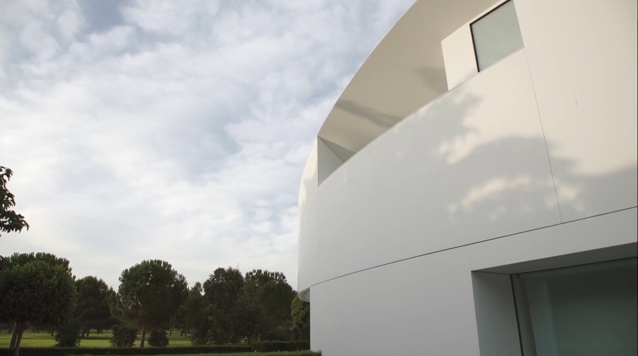 Interior Design Tour vs. Luxurious Minimalist House In Spain