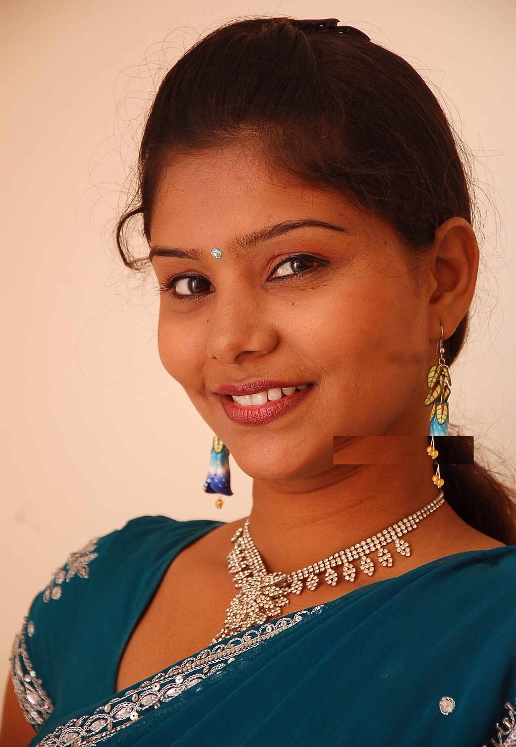 Telugu Anchor Madhavi Cute stills in Blue Saree Unseen | Latest ...