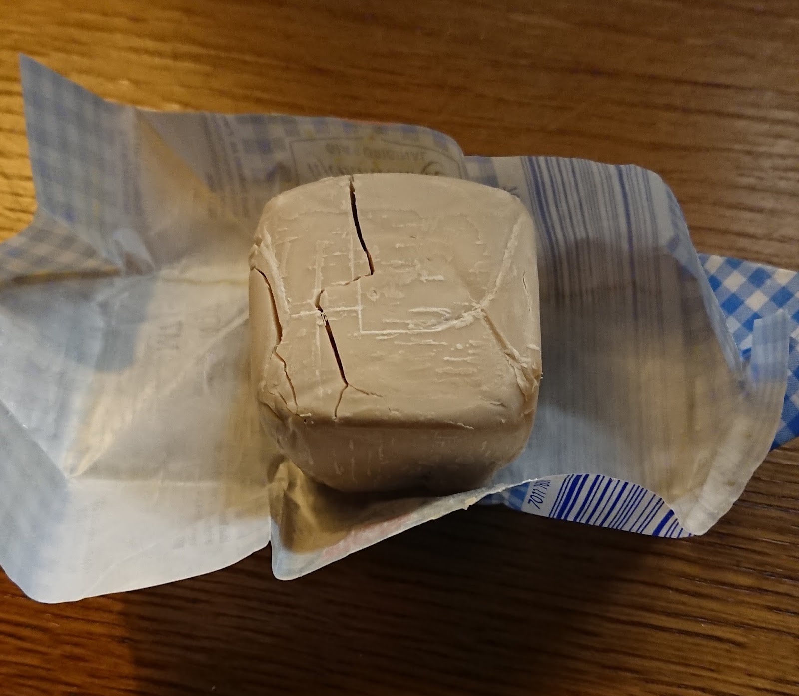 Yoghurtbrød Med Honning Og Frø