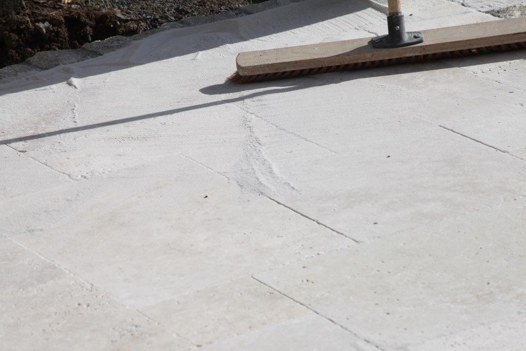 Do|Mi|s Garten: Projekt Terrassenplatten beendet