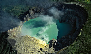 Ijen tour package ijen crater, ijen tour package, bromo ijen tour package