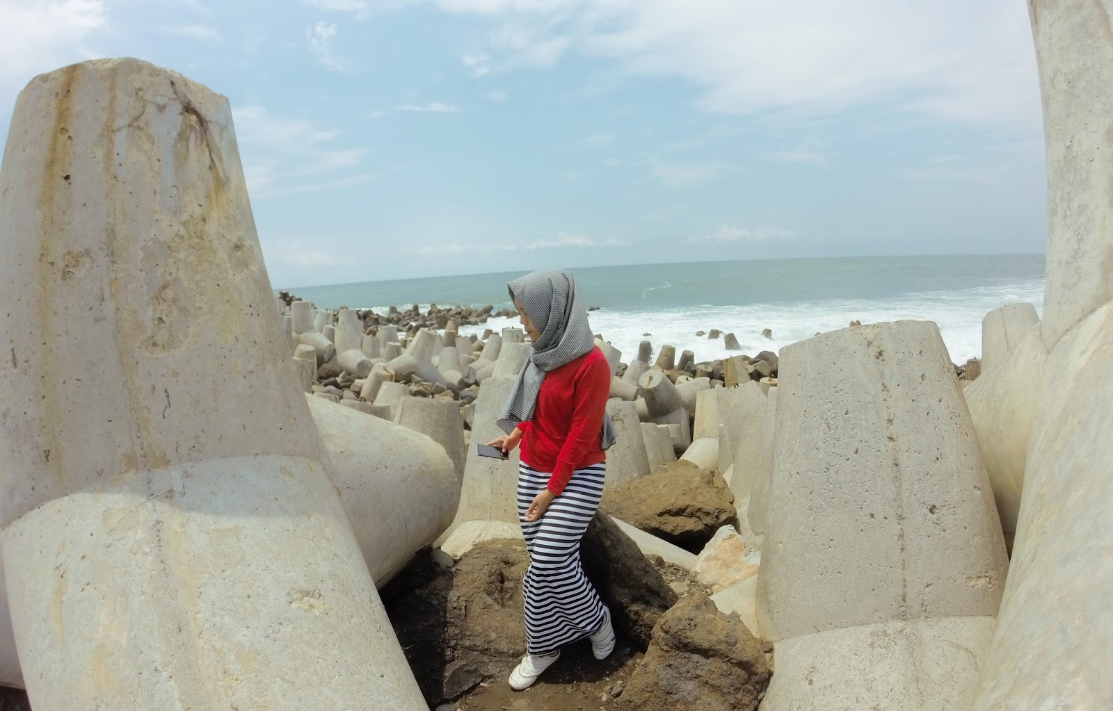 Serba Serbi Pantai Glagah Kulon Progo Yogyakarta Hijab Ransel