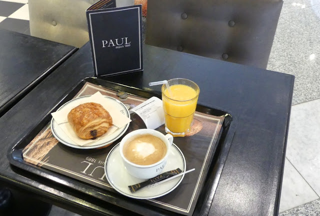 Flughafen Marrakesch-Menara - französisches Frühstück bei PAUL Flughafen Marrakesch-Menara - französisches Frühstück bei PAUL
