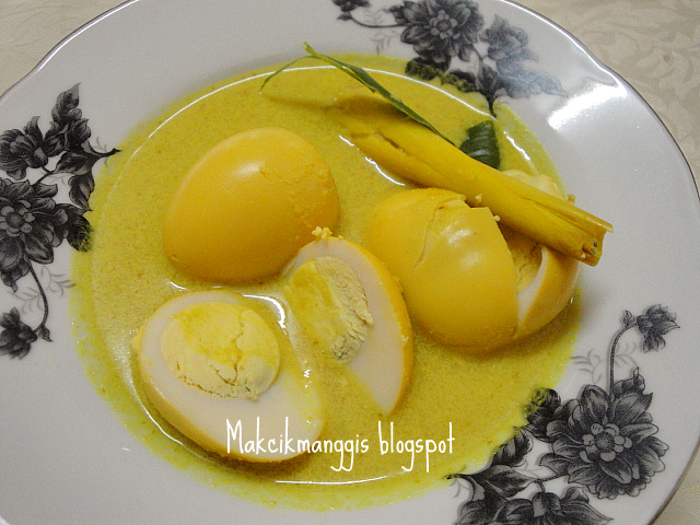 Jom masak, jom makan makan: Telur Ayam Masak Lemak Kuning.