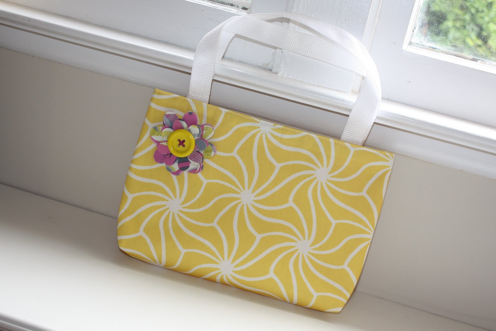 Living the Super Life Placemat Tote Bag Tutorial