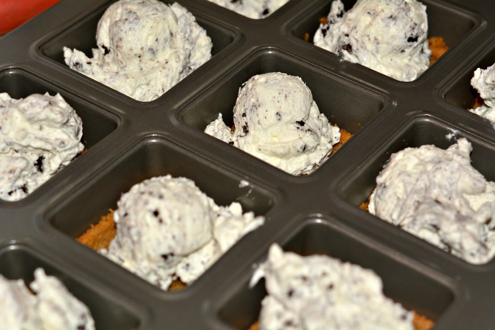 WHIPPED CREAM CHEESECAKE BARS ON A HERHSEY'S KISS CRUST! Hugs and