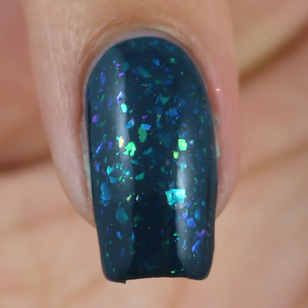 Emily de Molly LE122 swatched by Olivia Jade Nails