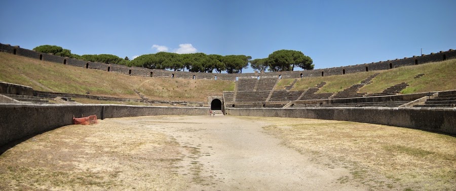 Es el Anfiteatro de piedra más antiguo conocido en Roma