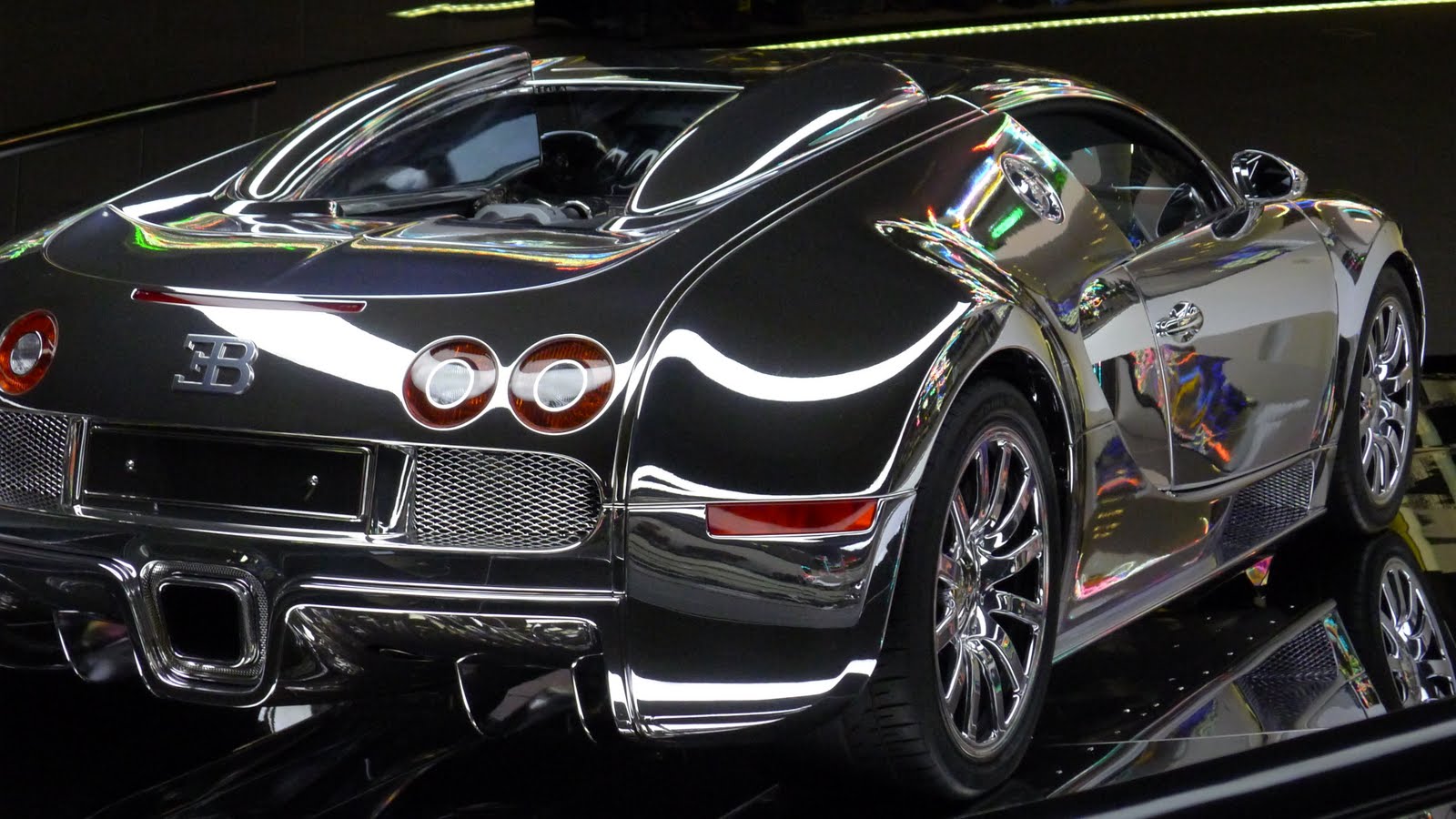 Shiny car. Шикарные машины Бугатти Феррари Пежо. Car Shine. Glossy car. Chrome Bugatti.