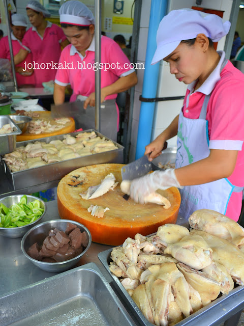 Thai Chicken Rice in Bangkok Raan Kaithong Pratunam