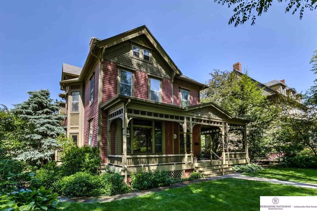 Sweet House Dreams 1890 Victorian in Omaha, Nebraska