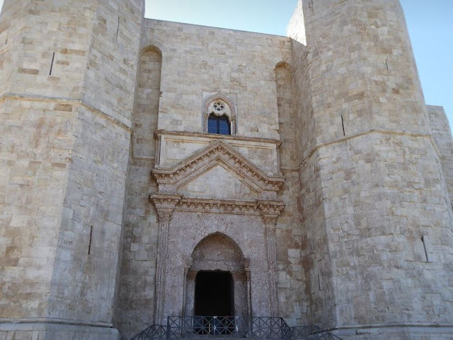 Portale di entrata di Castel del Monte