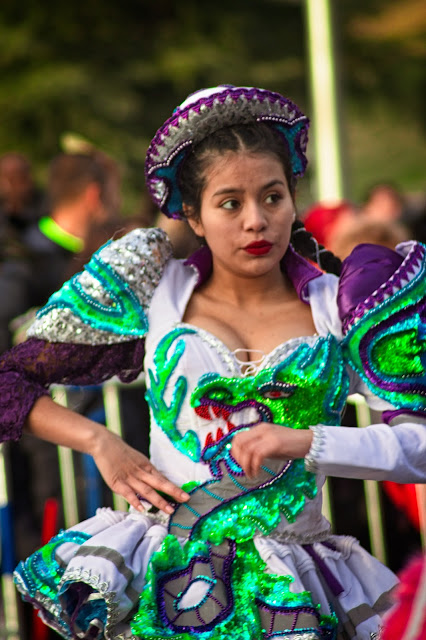 Plano 3/4 o plano "americano" Desfile de Carnaval de Madrid 2018