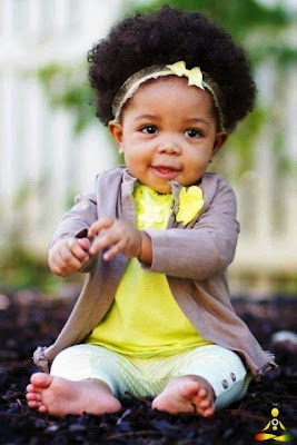 Lucunya foto bayi perempuan ini dengan gaya rambut keritingnya Lucunya foto bayi perempuan ini dengan gaya rambut keritingnya