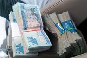 Resultado de imagen para fotos de mucho dinero dominicano acumulados