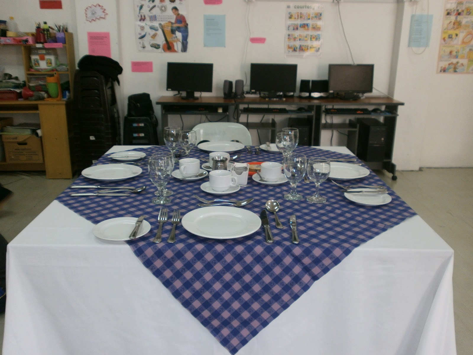 Bright Sparks A Good Experience of Western Table Setting