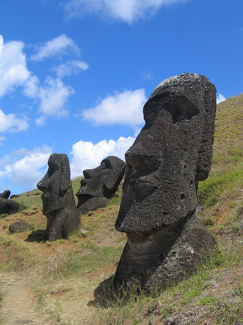 CULTURE ART HISTORY >> The moai are monolithic statues, their