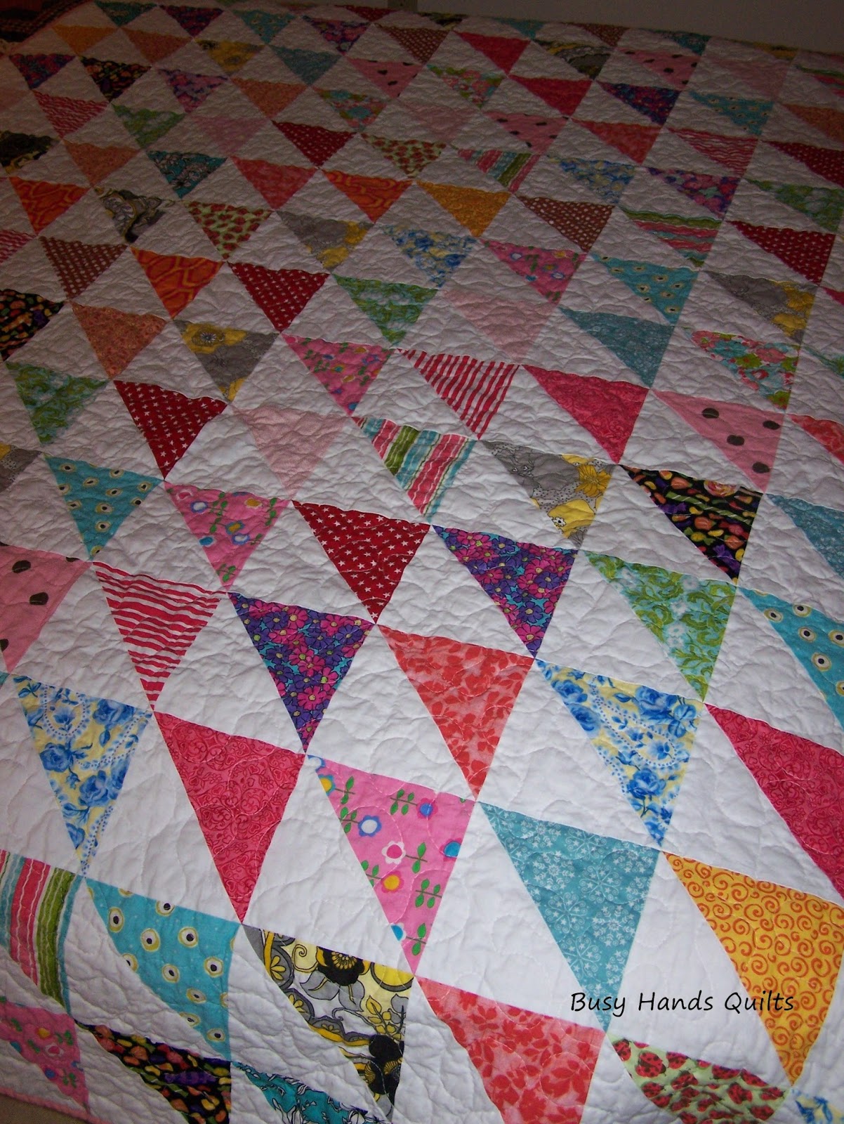 Busy Hands Quilts Custom Twin Size HST Quilt {Finished!}