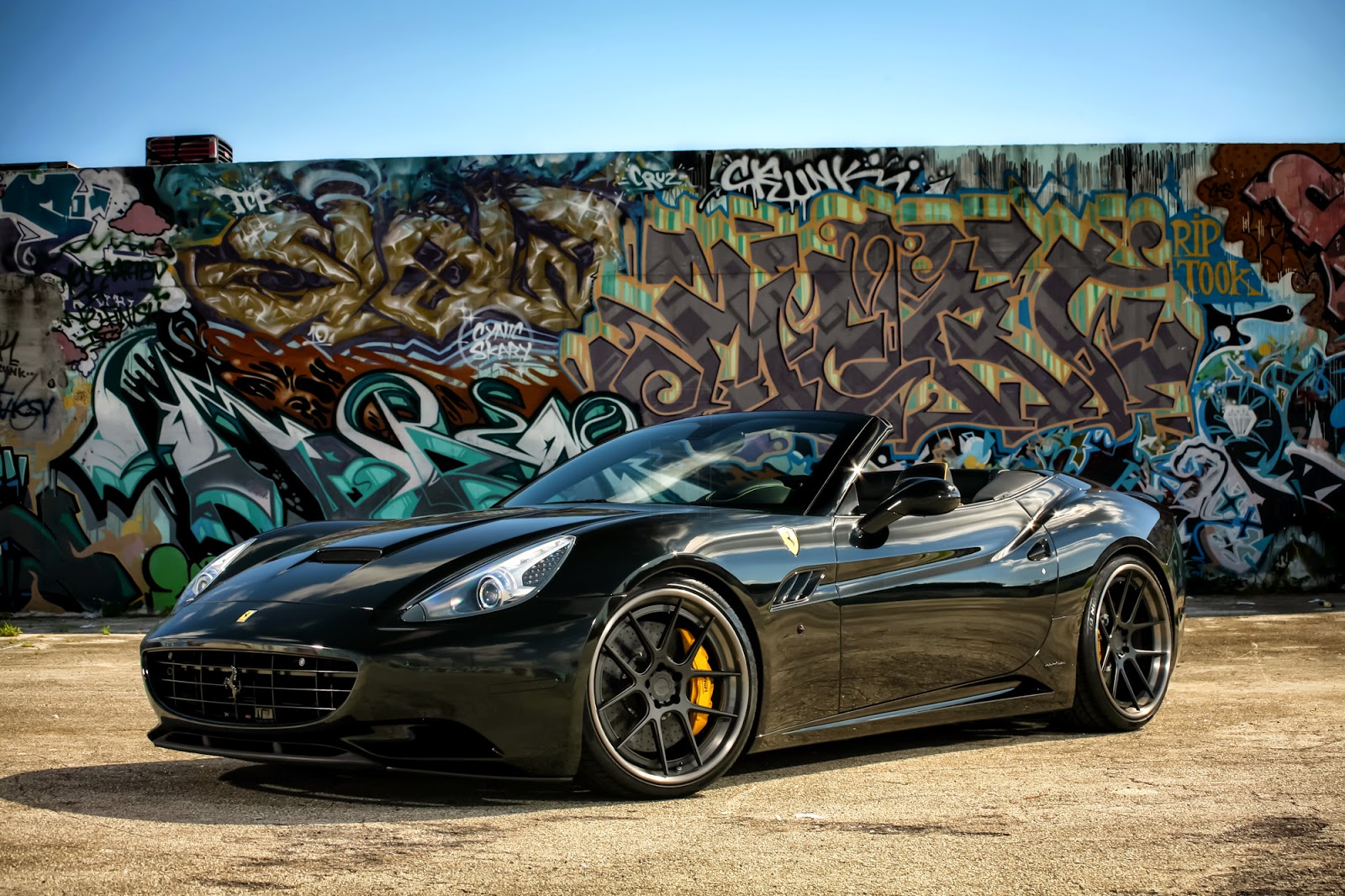 РћР±РѕРё adv1 Ferrari