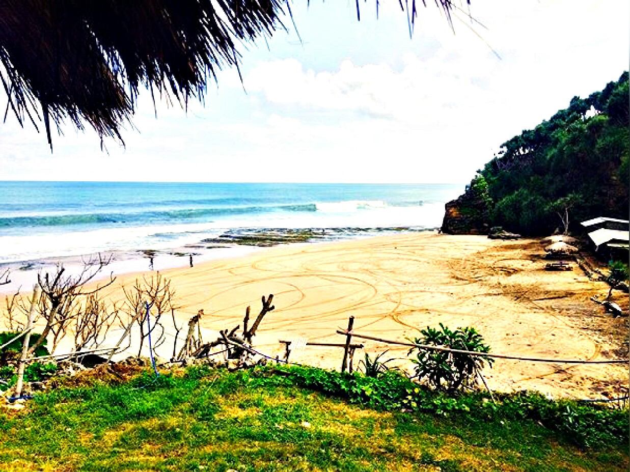 pantai Seruni, emas tersembunyi Gunungkidul pantai Seruni, emas tersembunyi Gunungkidul