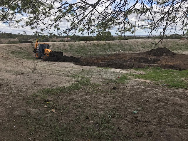 Moradores da área rural são beneficiados com limpeza de barreiros