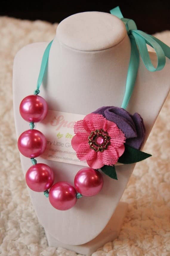 hacer collares y pulseras faciles con listones cuentas