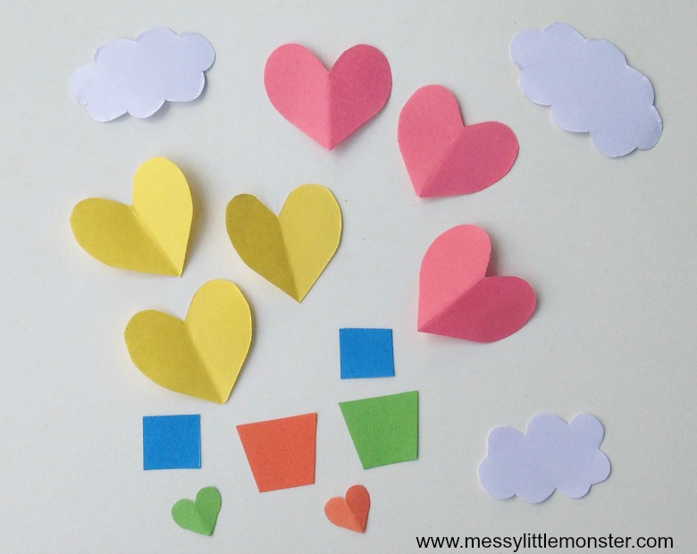 Heart hot air balloon paper craft for kids with free printable template. A 3D 'love is in the air' card to make for someone you love on Valentine's day or just because! 