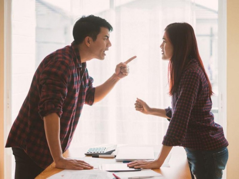 Đa nghi thế này thì chỉ có làm mất cơ hội phấn đấu của vợ mà thôi Đa nghi thế này thì chỉ có làm mất cơ hội phấn đấu của vợ mà thôi