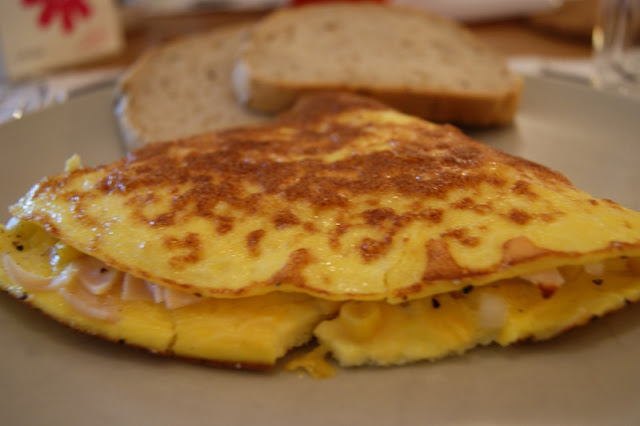 Holy macaroni!: Omelett med kylling, mais og løk