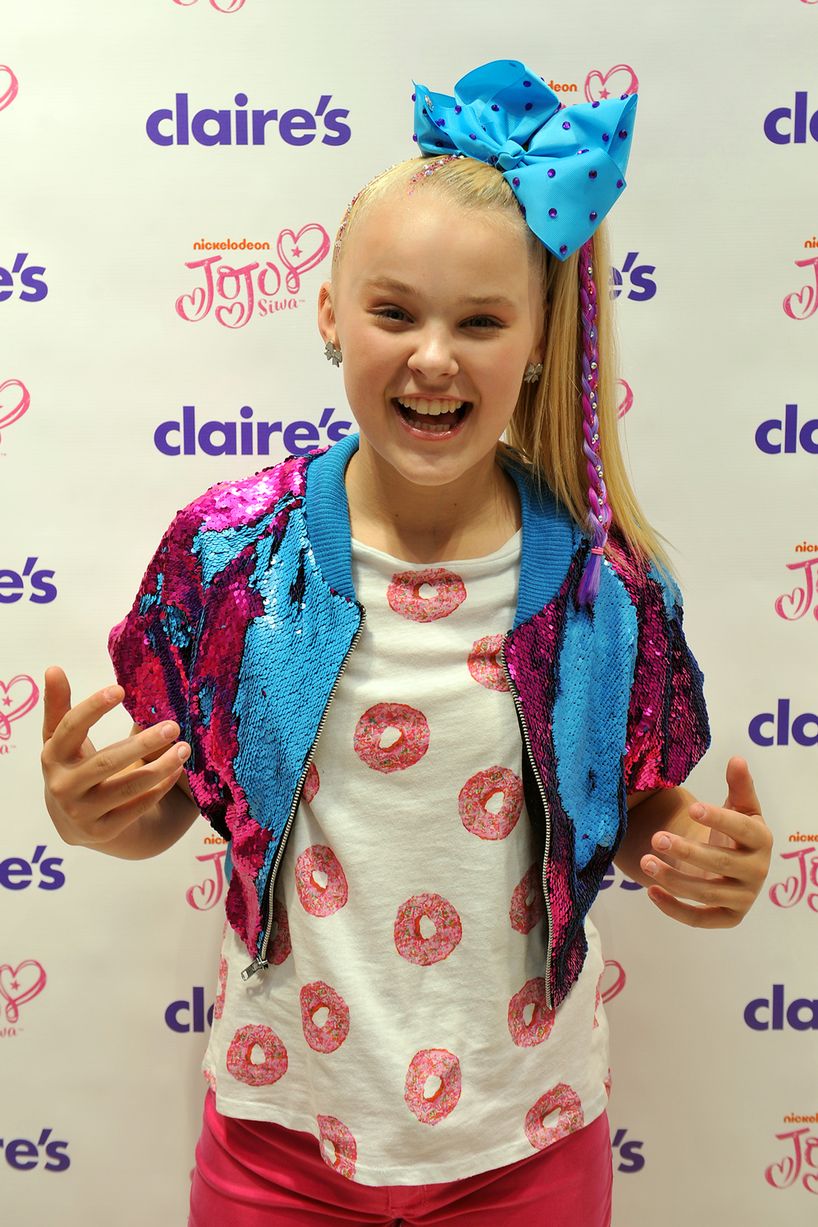 NickALive! JoJo Bows Star JoJo Siwa Sends Fans Into A Frenzy At The