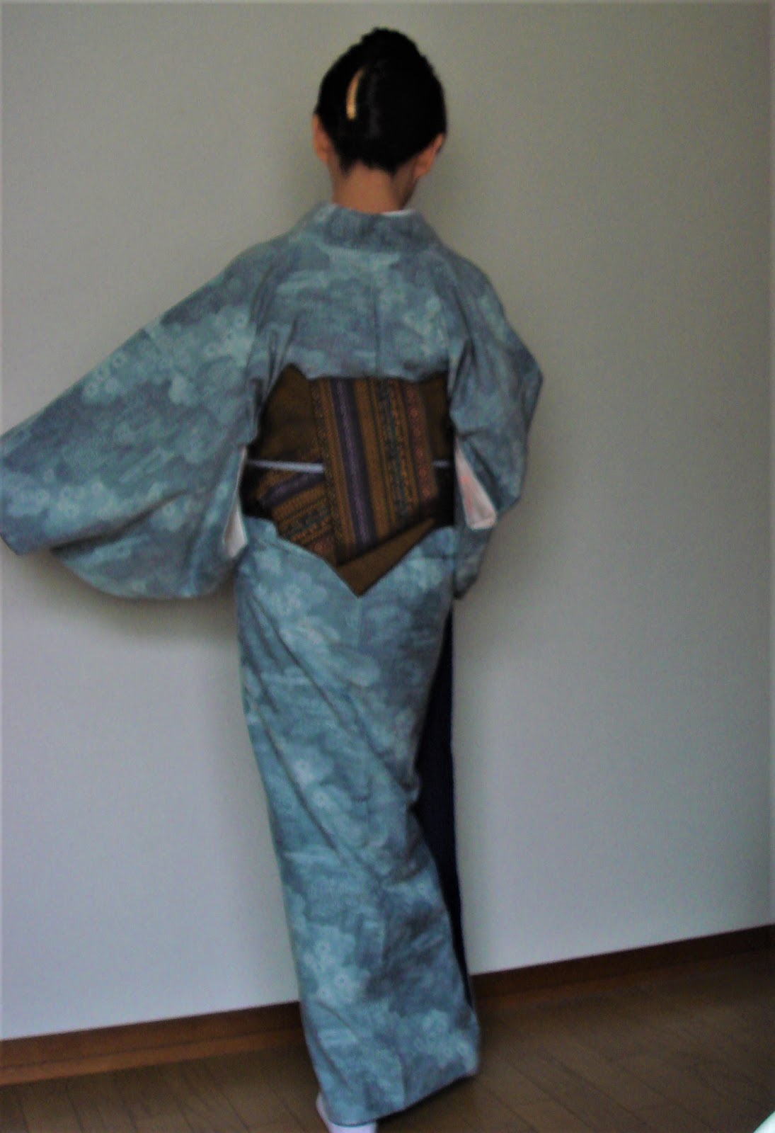 街着物～袖丈４３センチの元禄袖で胴抜きの紬着物|50代60代の普段着物 