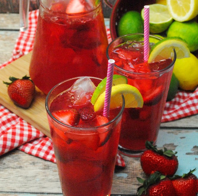 Southern Strawberry Sweet Tea #summerdrink #nonalcohol
