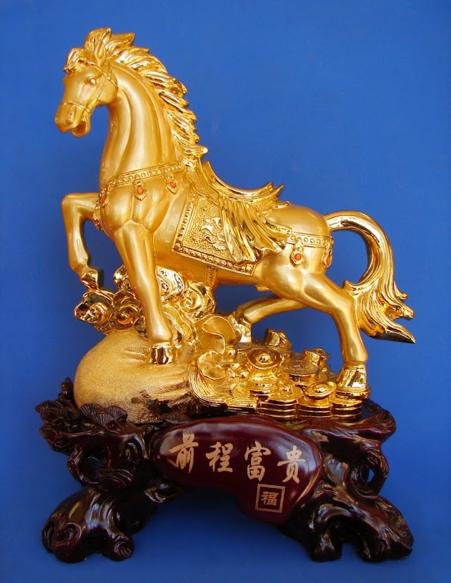 5e Background: Apostle of the Merciful Golden Sex Horse