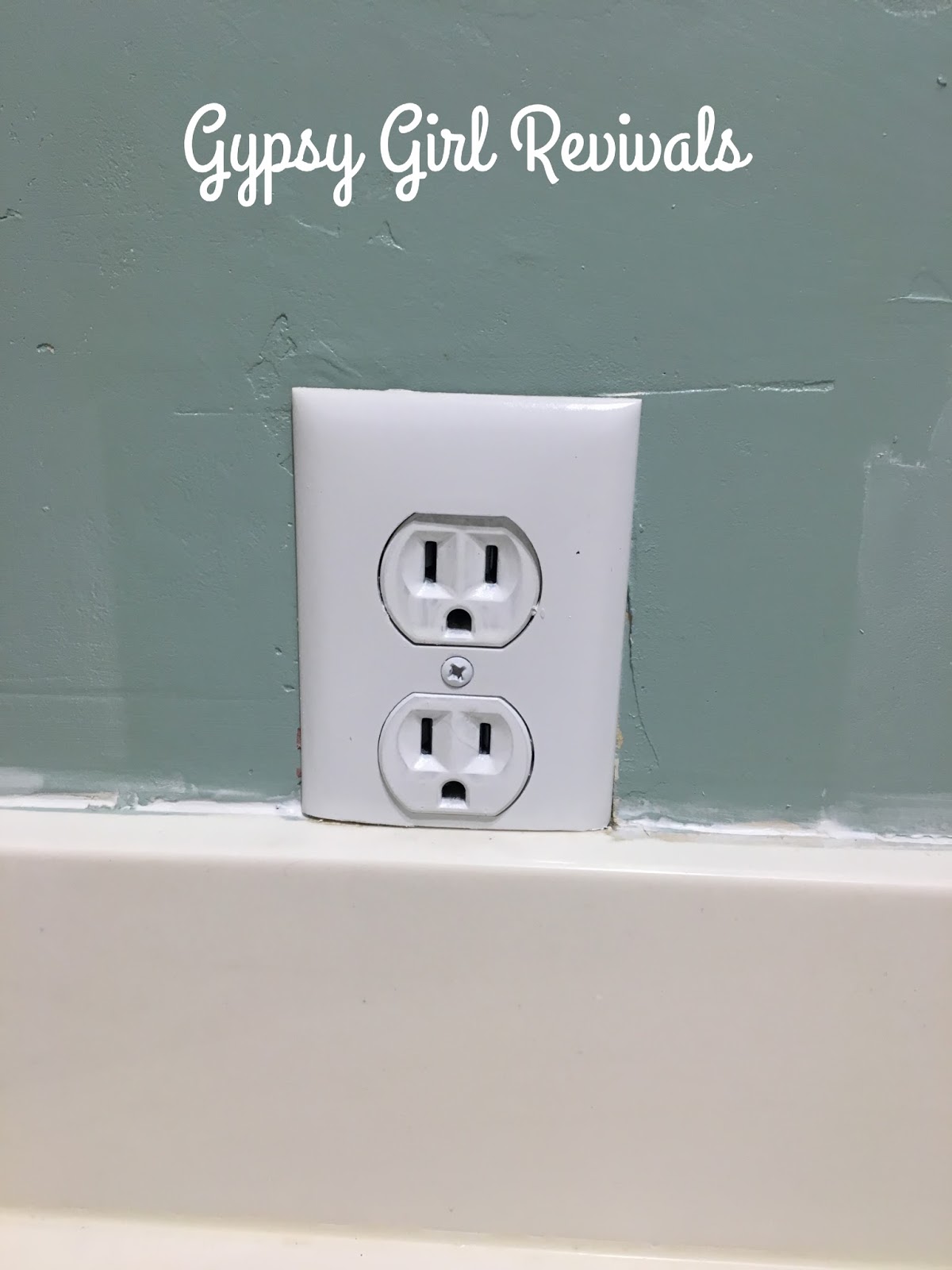 Gypsy Girl Revivals SprayPainted a Dated Electrical Outlet