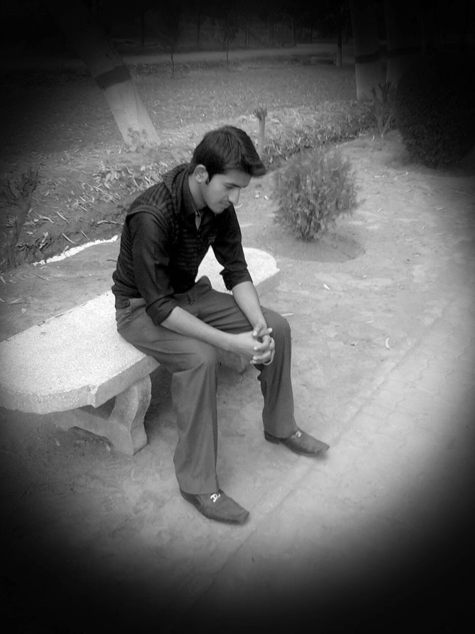 FB profile pictures & covers pictures Sad & Alone DPs