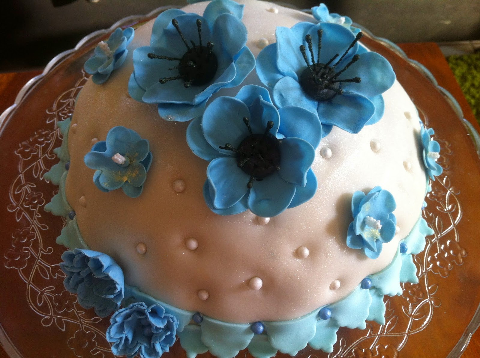 Kuchenkruemel Backblog : Kuppeltorte mit Anemonen