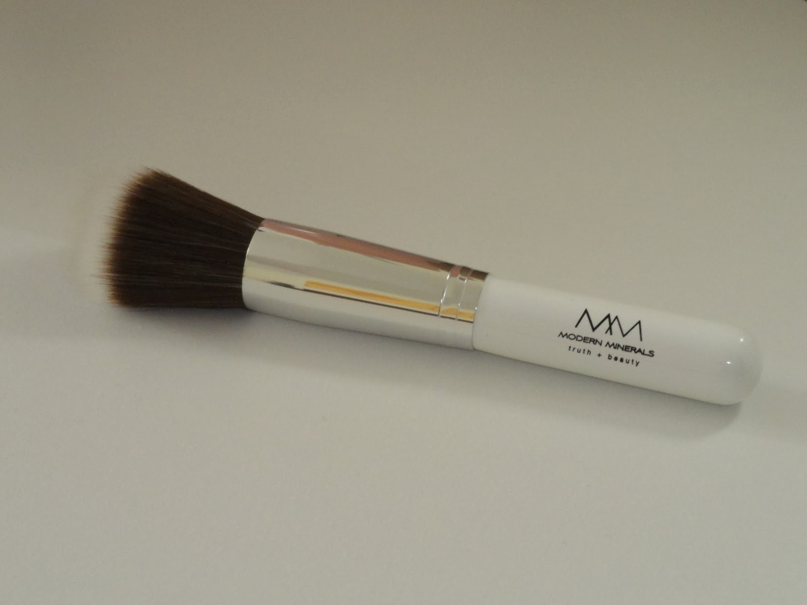 Makeup & Mutts Modern Minerals Makeup Brushes Review