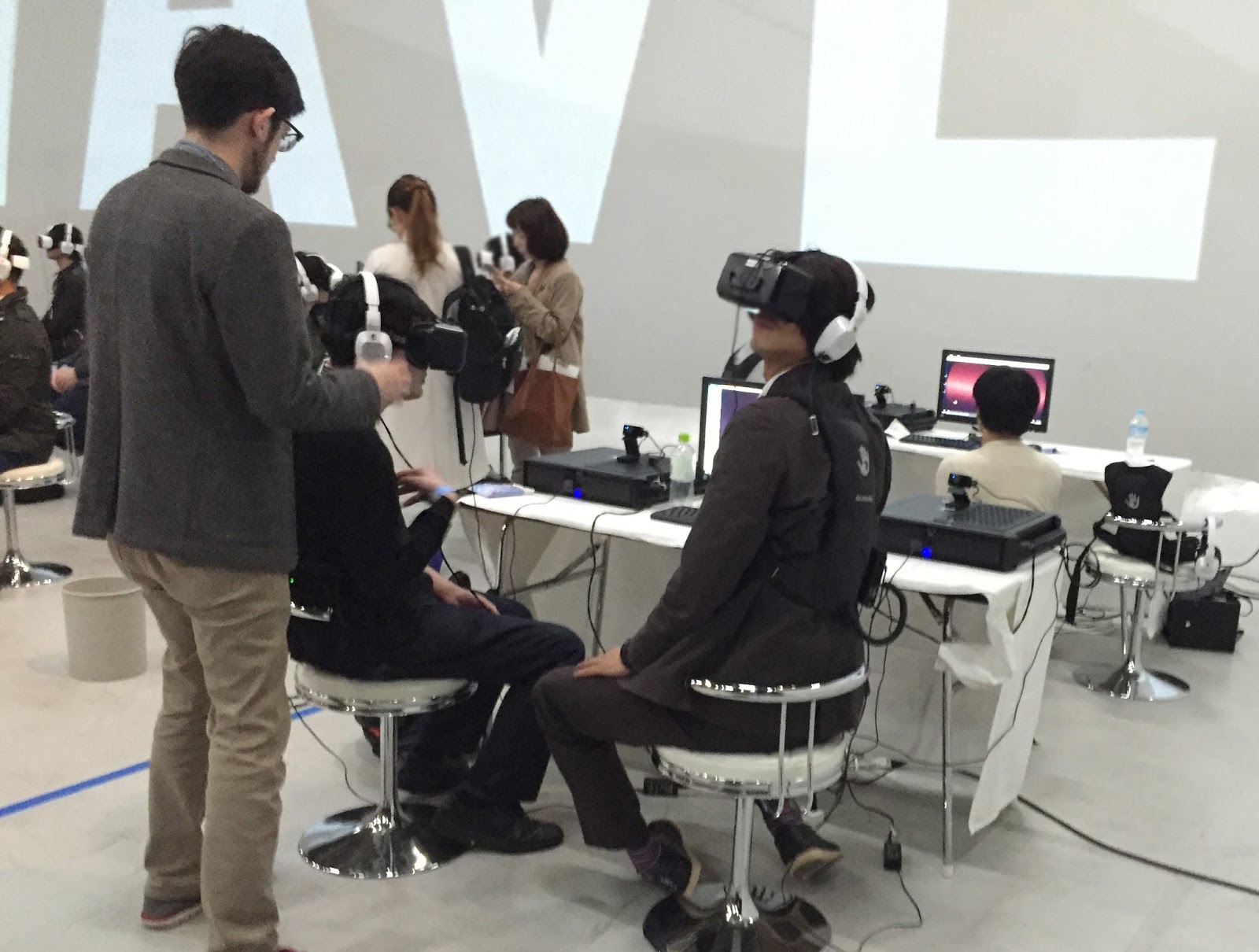 Kaleidoscope Virtual Reality Showcase Tokyoを見てきました。おじさん達のVRの楽園のようでした