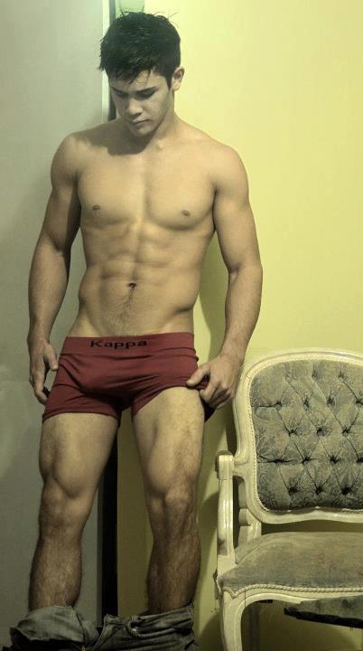 Cuecas e sungas recheadas