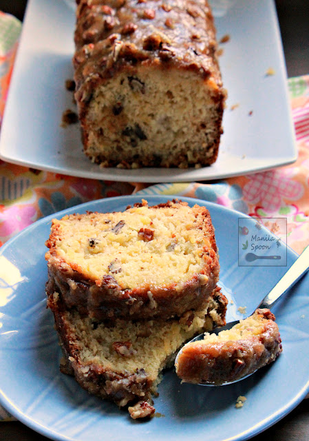 Crushed pineapple makes this Pineapple Praline bread super moist and flavorful. No butter or oil is ever used in the batter. The crunchy pecan topping makes it even more scrumptious.