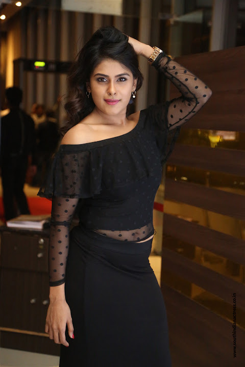 Naira Shah at E Ee Premiere Show