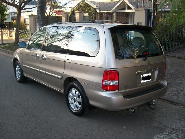 Kia carnival 2005 год